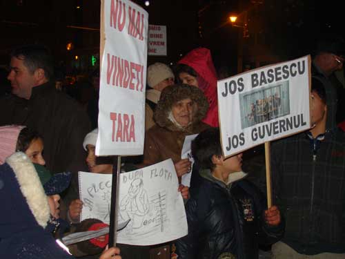 Foto: protest Baia Mare - ziua 3 - Piata Revolutiei (c) eMaramures.ro